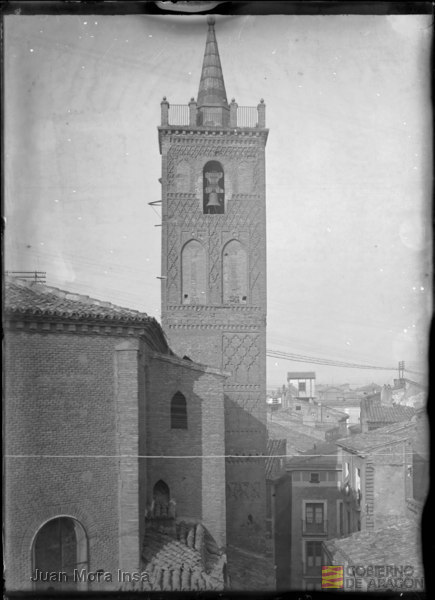 "Zaragoza. San Gil, torre mudéjar. Estilo: Mudéjar. ". Juan Mora Insa